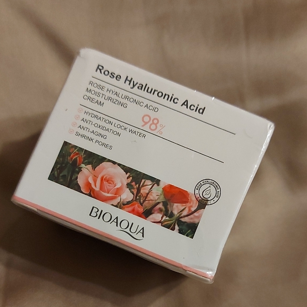 Aqua Rose Hyaluronic Acid Moisturizing Cream - White and Pink